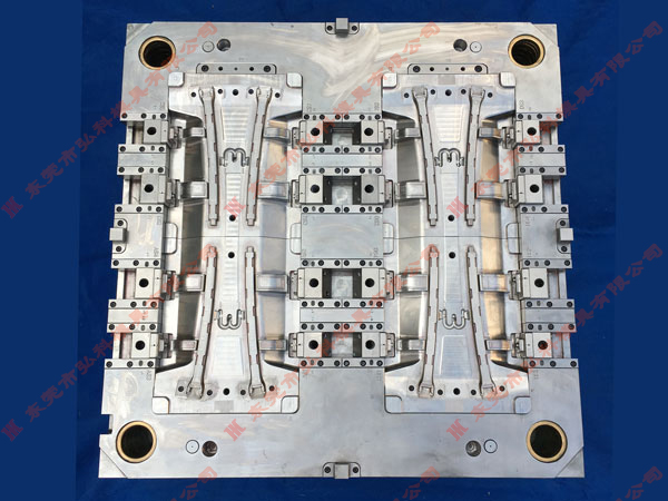 汽車制造助推注塑模具行業(yè)發(fā)展